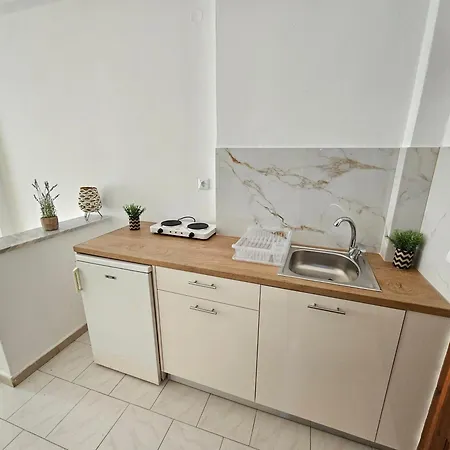 Elena Apartmán